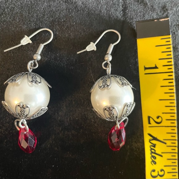 ๐ 4 for $20๐ Handmade Faux Pearl and Briolette Earrings Red - Picture 2 of 2